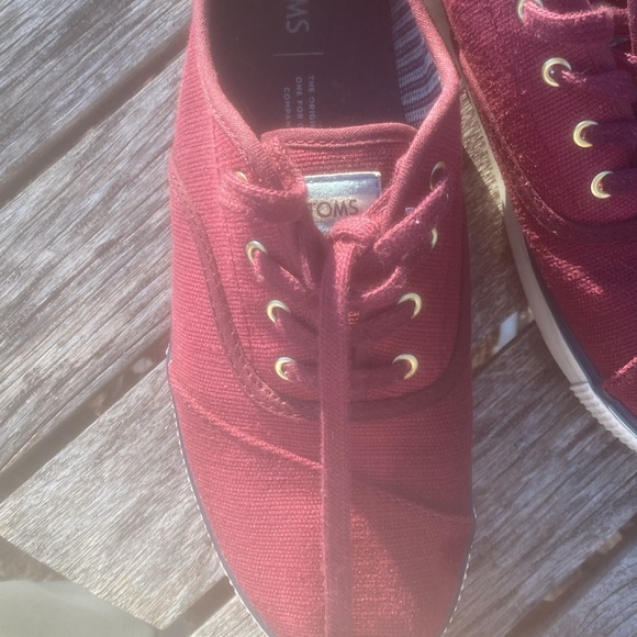 Tom’s-shoes - Picture 5 of 8